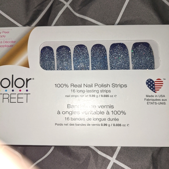 Last chance! COLOR STREET Ice to Meet You RETIRED Snowflake Glitter Design Nails - Picture 5 of 6